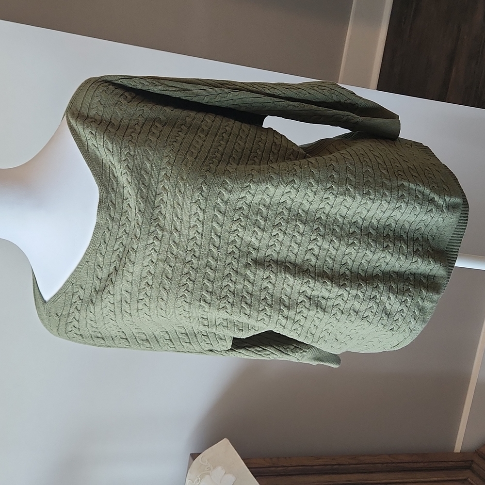 Market & Spruce Green Sweater